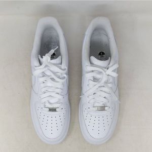 air force 1’s white